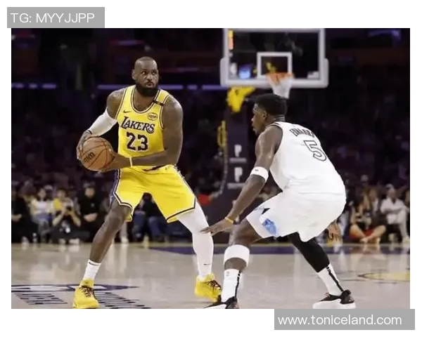 詹姆斯与字母哥激战2月18日NBA巅峰对决引发球迷热议 詹姆斯与字母哥激战2月18日NBA巅峰对决引发球迷热议